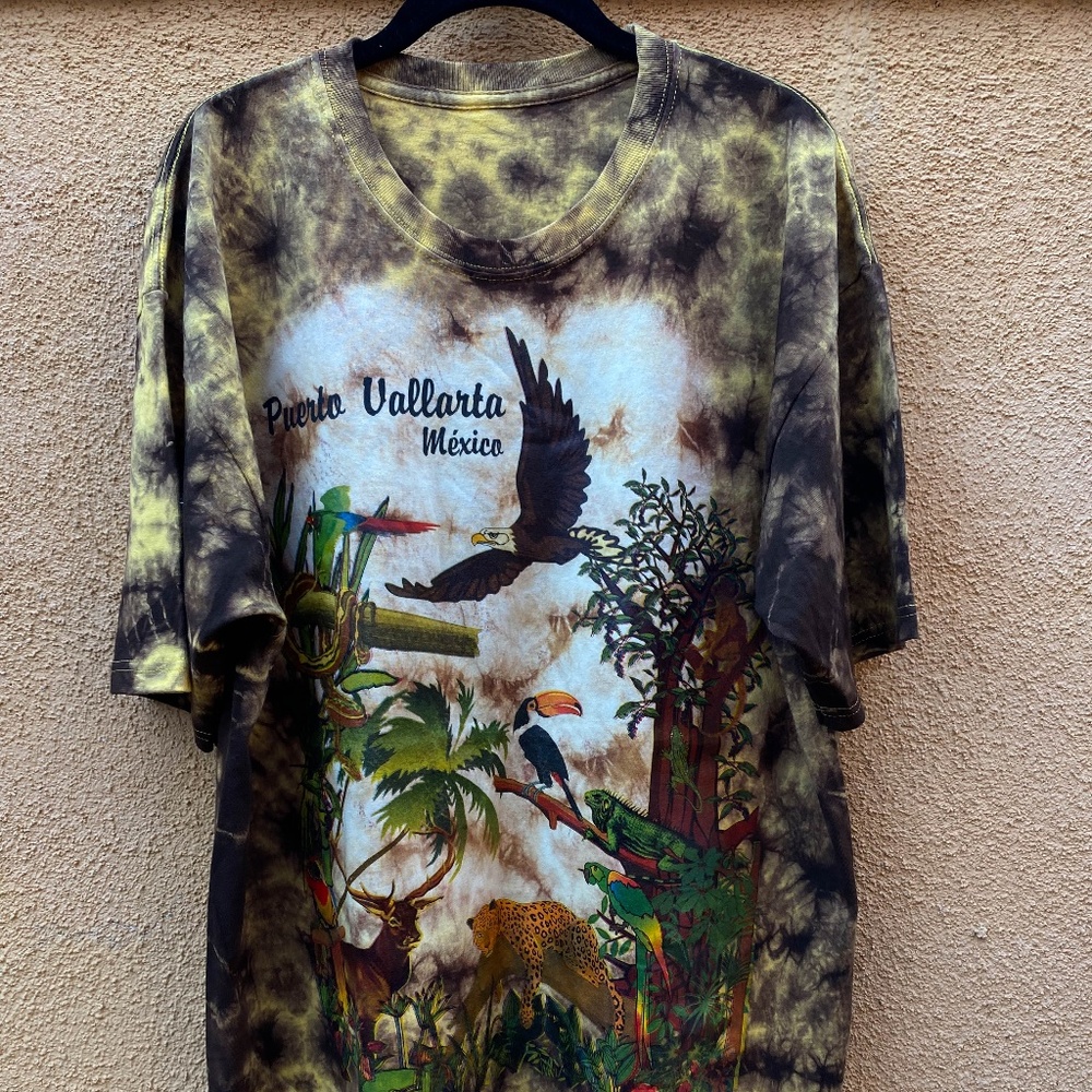 LIKE NEW PUERTO VALLARTA WILDLIFE T-SHIRT SIZE XL